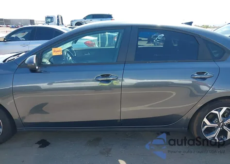 2020 Kia Forte Lxs z USA, uszkodzony, nr VIN 3KPF24AD3LE209385